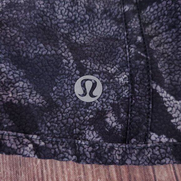 Lululemon Womens Size 8 Tracker Short IV 4-way Stretch 4" Kindred Spirit W7FFWS - Picture 8 of 12